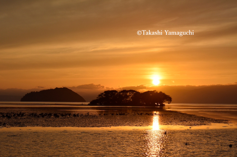 紅葉の湖東三山､名刹と琵琶湖の夕景を撮る