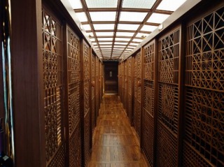 或る列車2号車通路